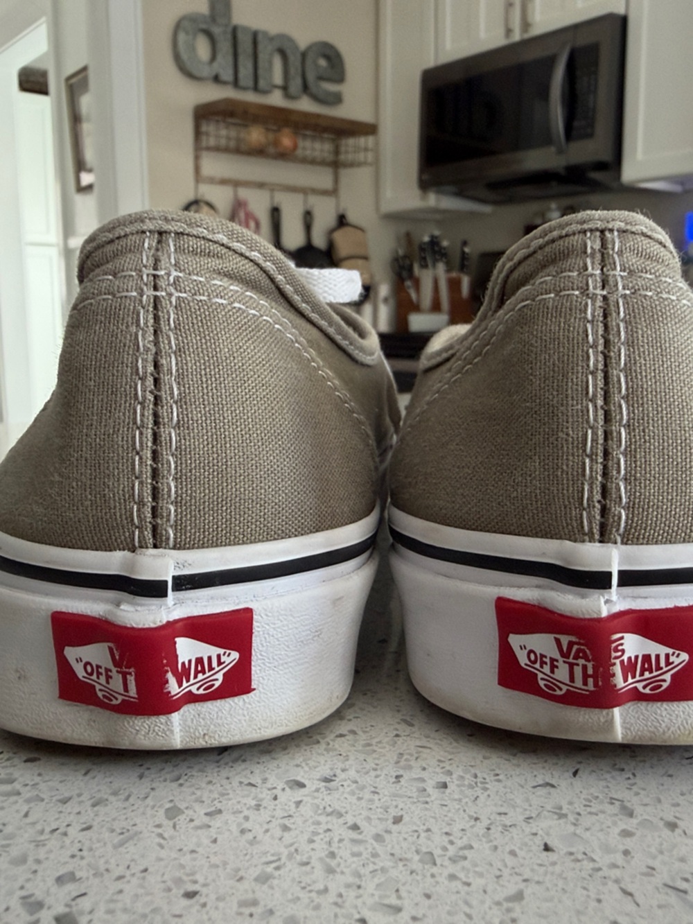 Women’s Vans Canvas Low-Top Sneakers in Khaki and White 8.5 - Picture 3 of 8